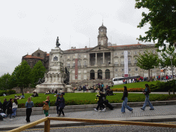 The Praça do Infante D. Henrique square with the statue of Infante D. Henrique, the front of the Palácio da Bolsa palace and the Igreja Monumento de São Francisco church