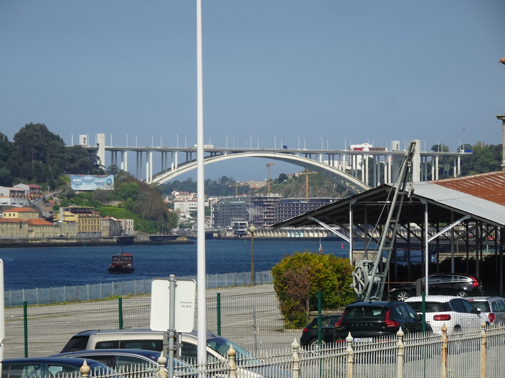 The Ponte da Arrábida bridge over the Douro river and Vila Nova de Gaia, viewed from the sightseeing bus on the Rua Nova da Alfândega street