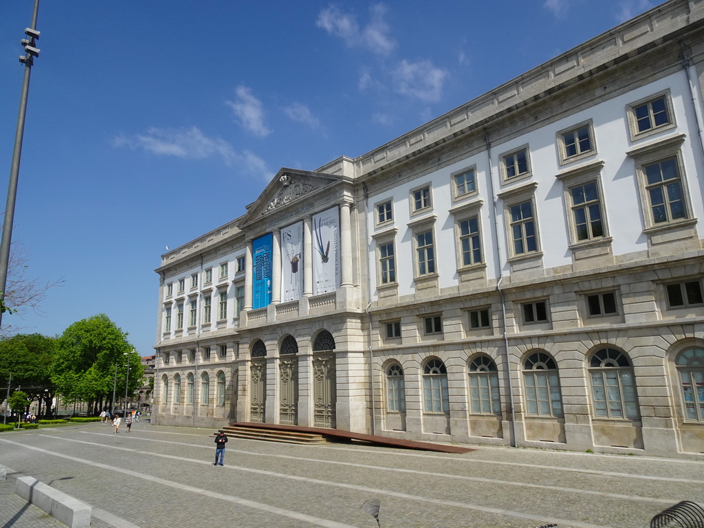 Front of the Museu de História Natural e da Ciência da Universidade do Porto museum at the Campo dos Mártires da Pátria square, viewed from the sightseeing bus on the Rua do Dr. Ferreira da Silva street