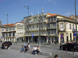 Front of the Armazéns Cunhas store at the Praça de Gomes Teixeira square, viewed from the sightseeing bus
