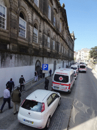 North side of the Hospital Santo António at the Rua Dr. Tiago de Almeida street, viewed from the sightseeing bus