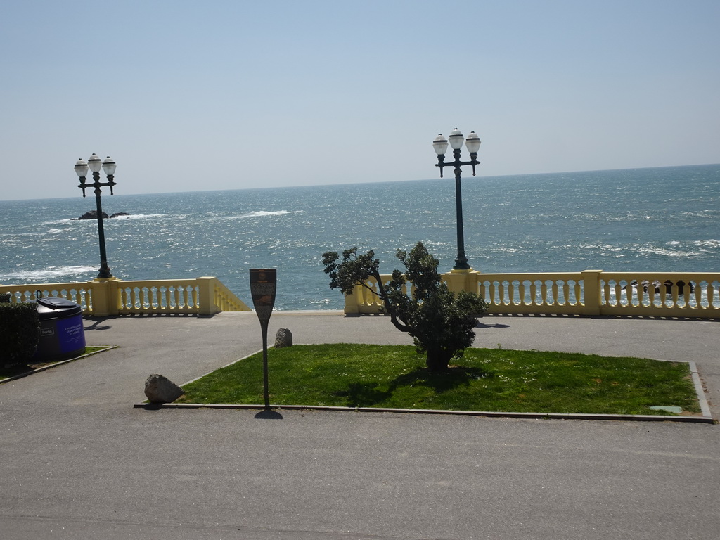 Staircase to the Praia de Gondarém beach, viewed from the sightseeing bus on the Avenida do Brasil street