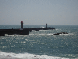 The Farolim de Felgueiras and the Farolim da Barra do Douro lighthouses, viewed from the sightseeing bus on the Avenida de Dom Carlos I street