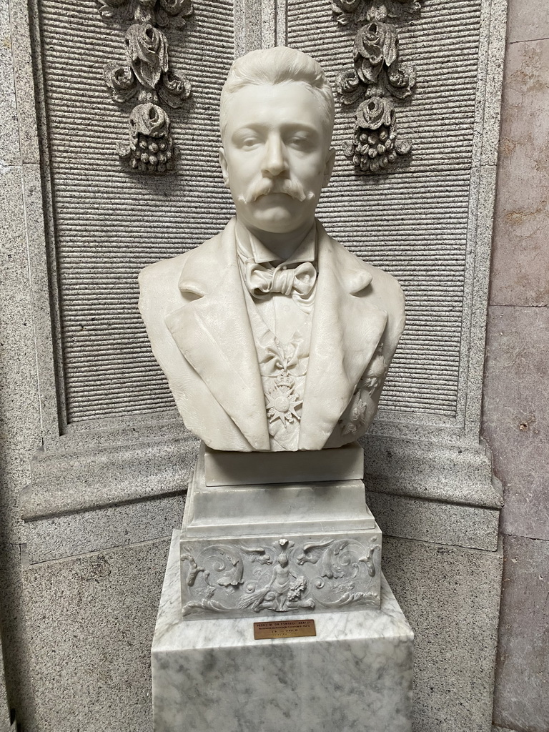 Bust of Pedro Maria da Fonseca Araújo at the upper end of the Noble Staircase at the west side of the Palácio da Bolsa palace