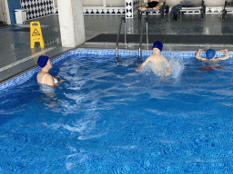 Miaomiao and Max at the swimming pool at the Hotel Vila Galé Porto