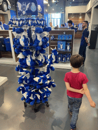 Max at the FC Porto Store at the Estádio do Dragão stadium