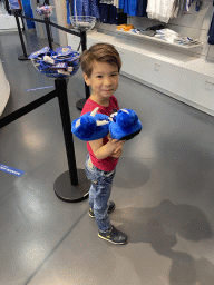 Max with plush slippers at the FC Porto Store at the Estádio do Dragão stadium