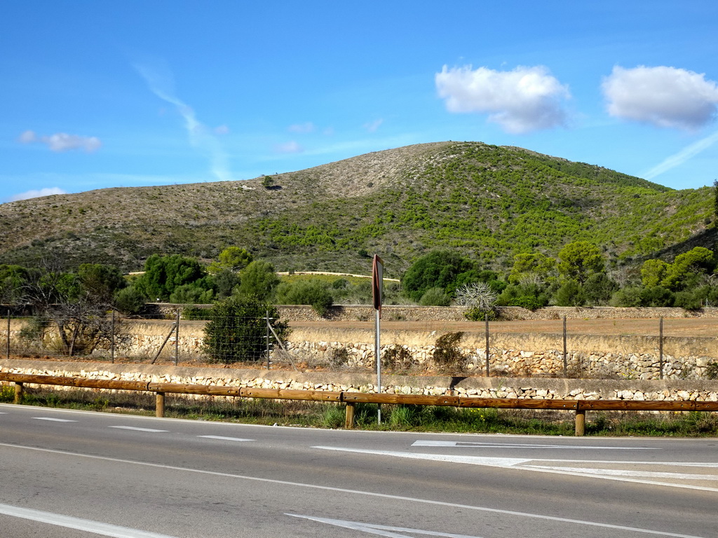 Hills at the southwest side of the town, viewed from a farm along the Ma-4014 road