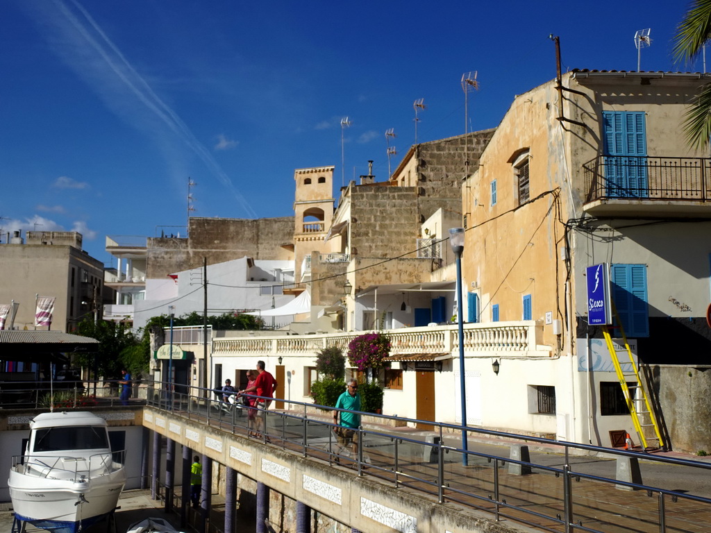 The Carrer del Verí street, viewed from the Carretera del Moll street