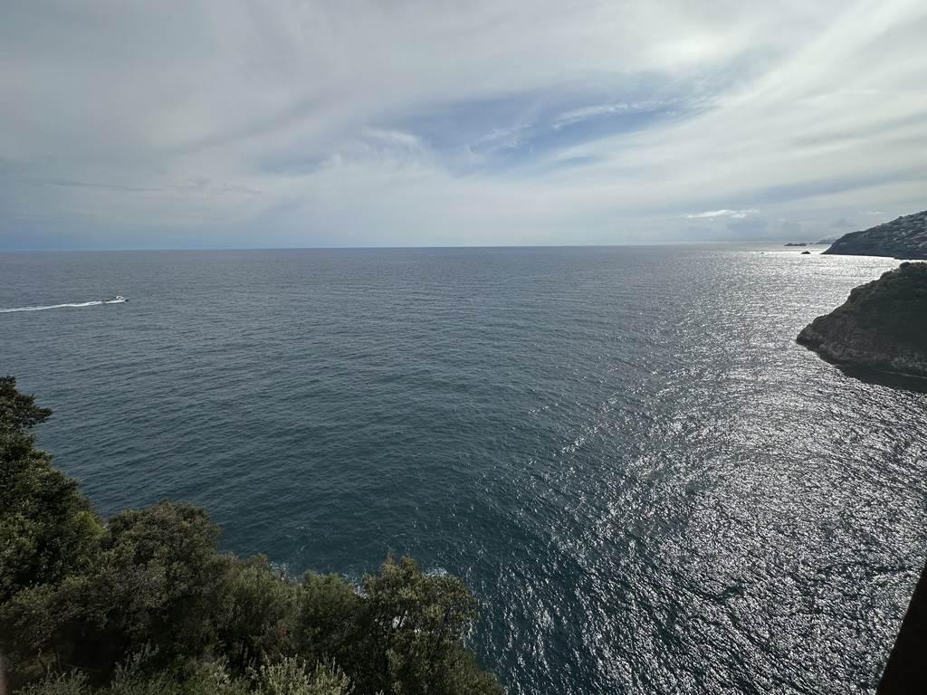 The town center and the Tyrrhenian Sea, viewed from the parking lot of the Alleré Art Shop Café at the Via Smeraldo road