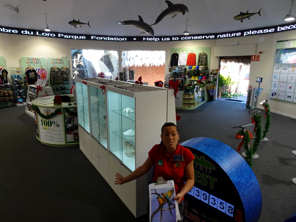 Our tour guide in the Loro Parque Foundation building at the Loro Parque zoo, during the Discovery Tour