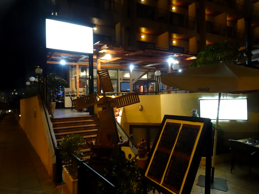 Front of the O`Vesuvio restaurant at the Avenida Aguilar y Quesada street, by night