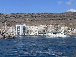 Boat in front of the Hotel THe Puerto de Mogán, viewed from the Sagitarius Cat boat
