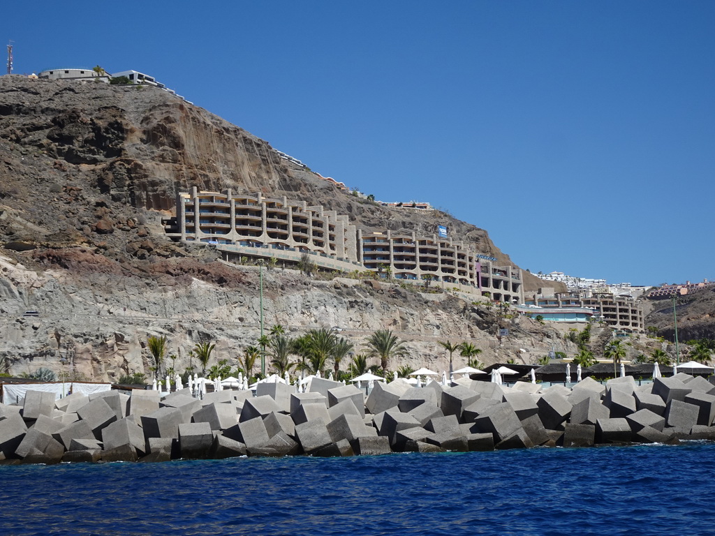 Hotels at the Playa de Amadores beach, viewed from the Sagitarius Cat boat