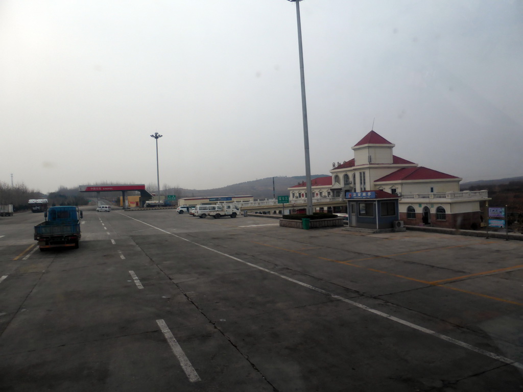 Bus station along the Tongsan Expressway, viewed from the bus from Yantai