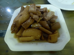 qionghai_1_014 - 218 kb - 1024x768 - Lunch in a restaurant at the crossing of 356 County Road and 223 National Road Lunch in a restaurant at the crossing of 356 County Road and 223 National Road