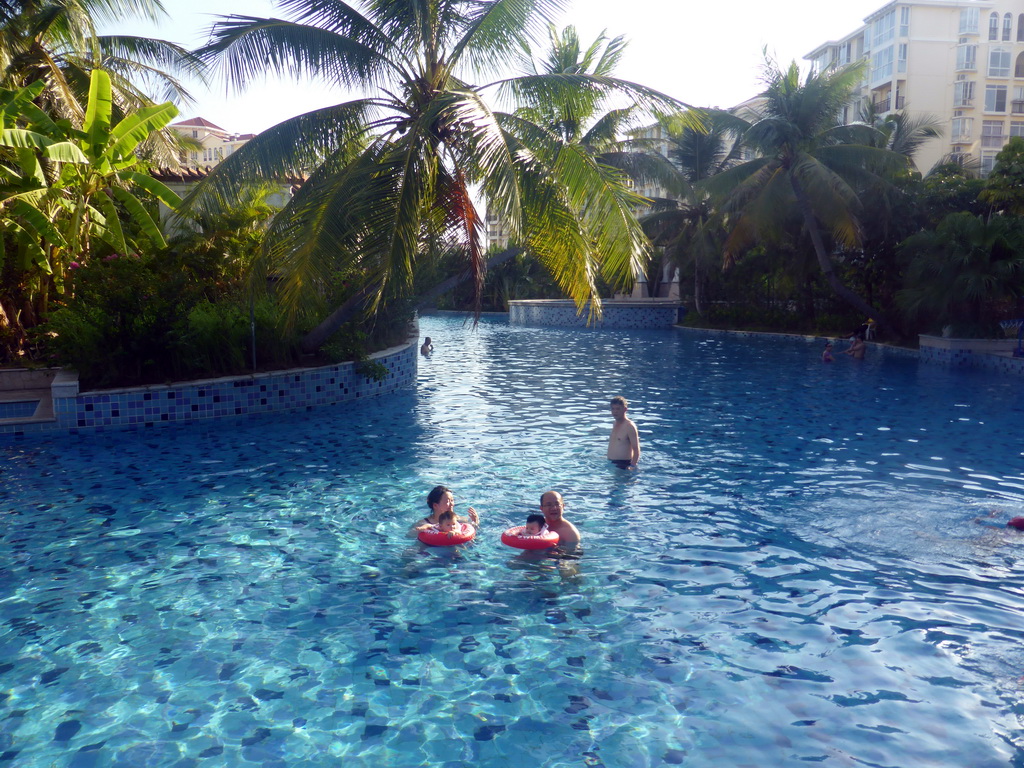 Miaomiao, Max and Miaomiao`s family at the swimming pool of the Guantang Hot Spring Resort