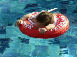 Max at the swimming pool of the Guantang Hot Spring Resort