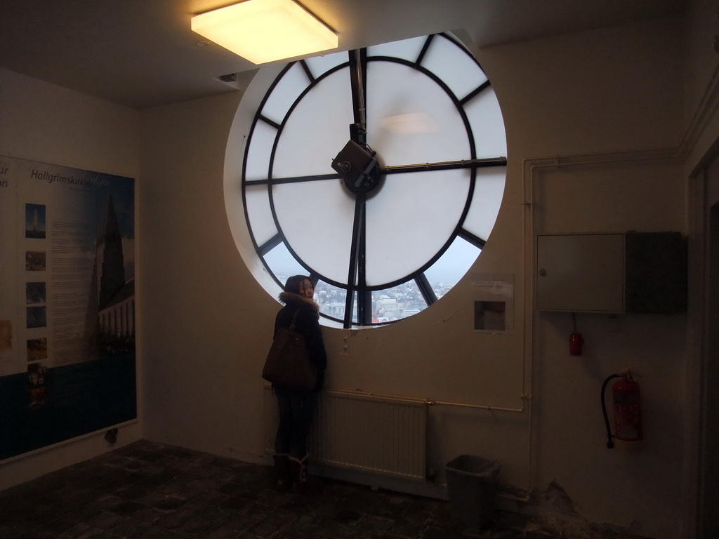 Miaomiao at the clock in the tower of the Hallgrímskirkja church