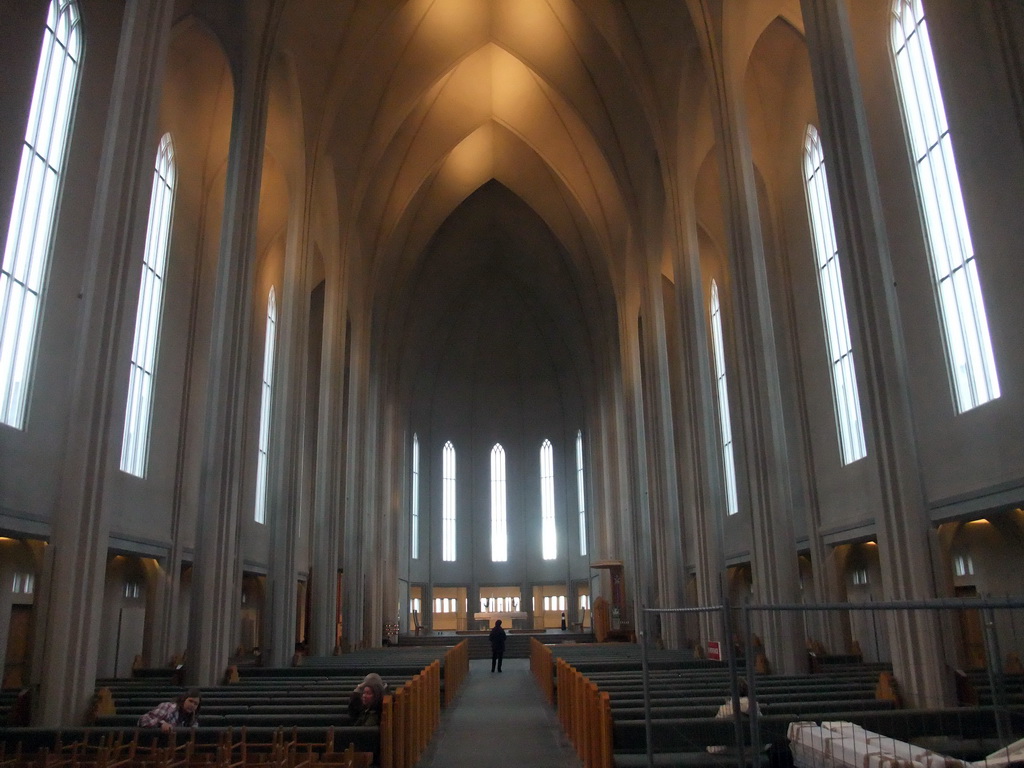 Nave and apse of the Hallgrímskirkja church