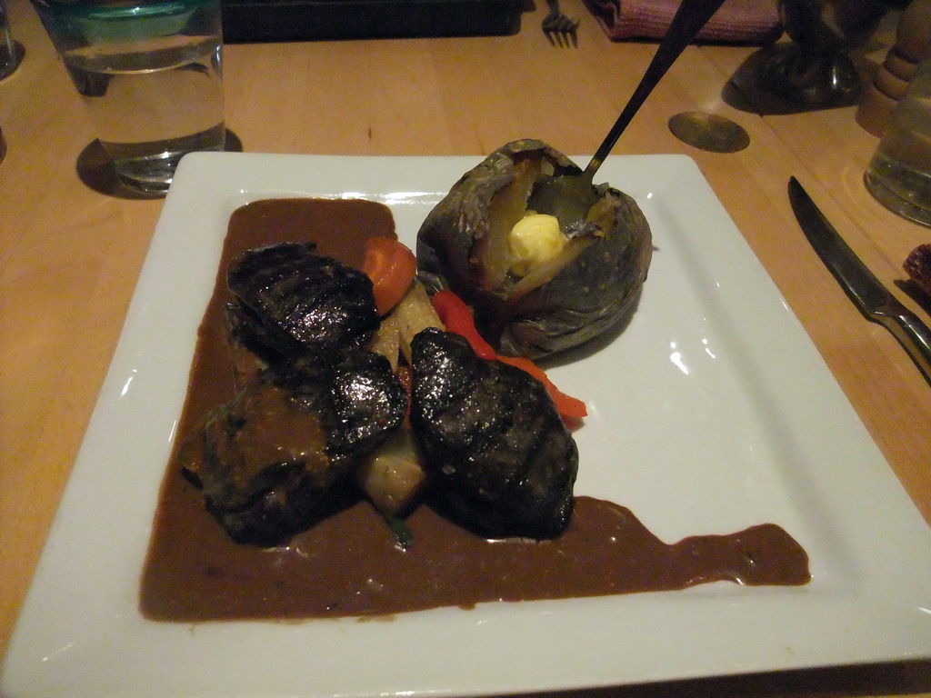 Puffin meat and stuffed potato at the Hereford Steikhús restaurant