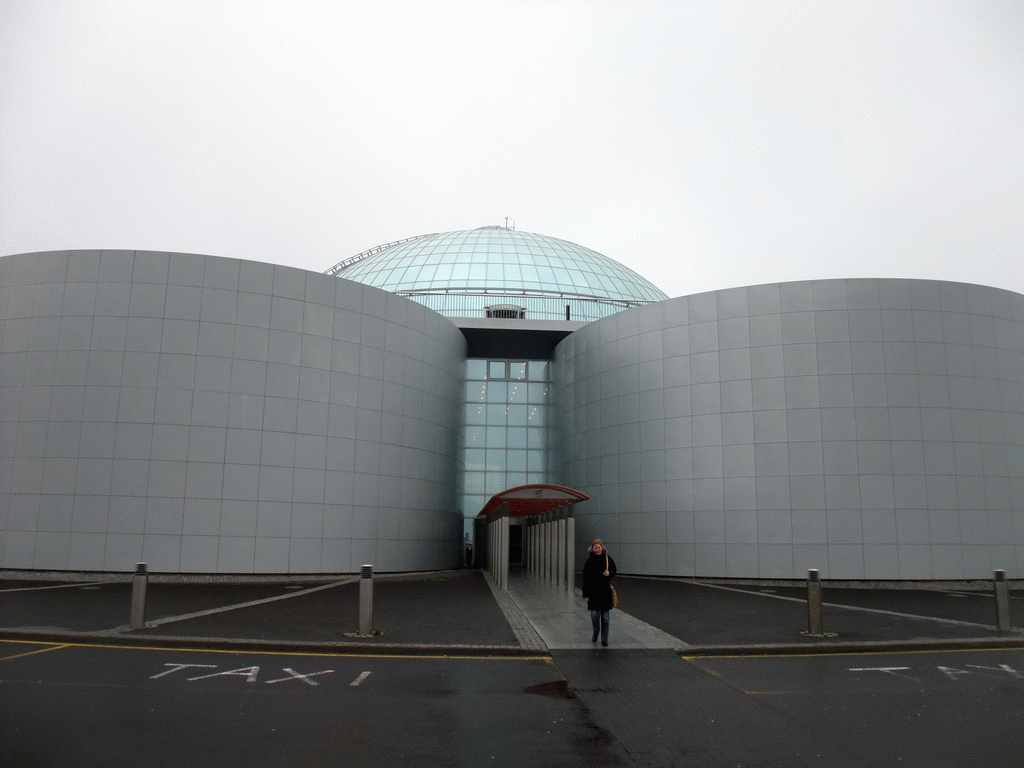 Front of the Perlan building at the Öskjuhlíð hill