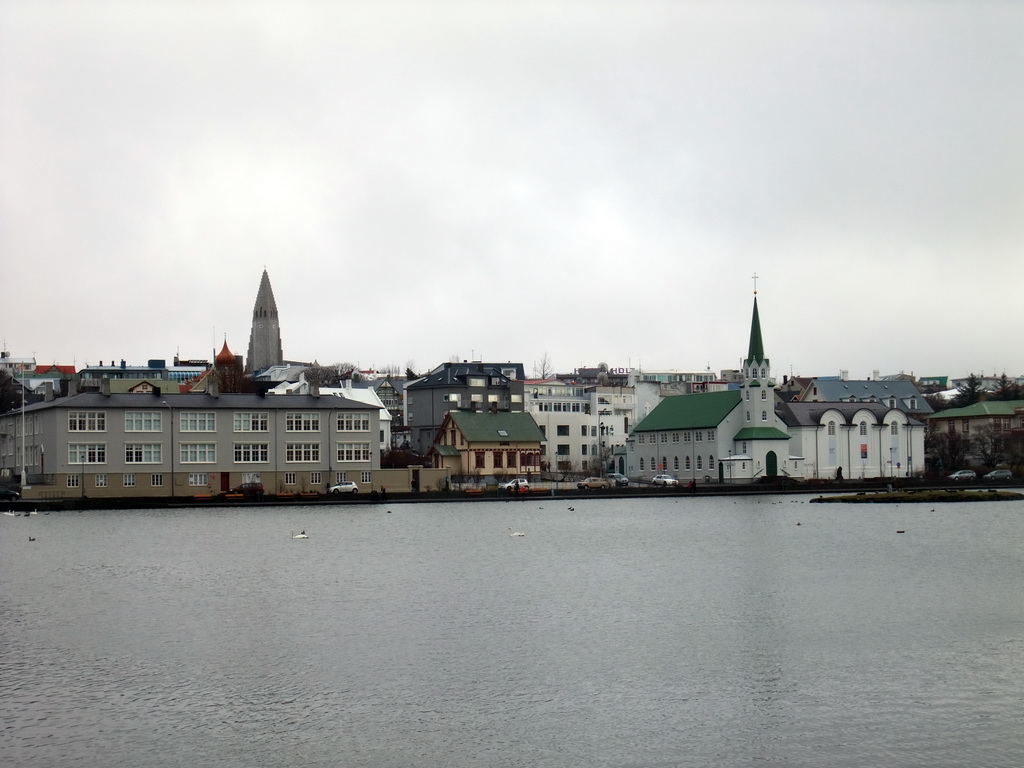The Tjörnin lake, the Hallgrímskirkja church and the Fríkirkjan church