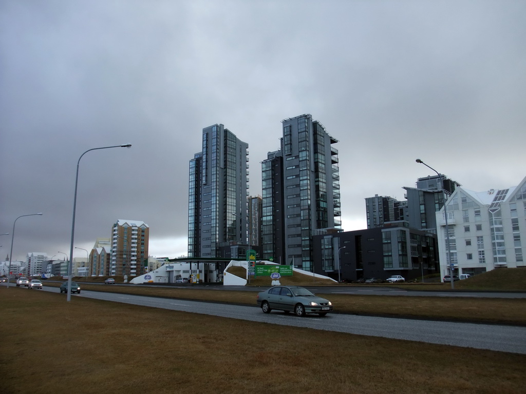 Buildings at the Sæbraut street