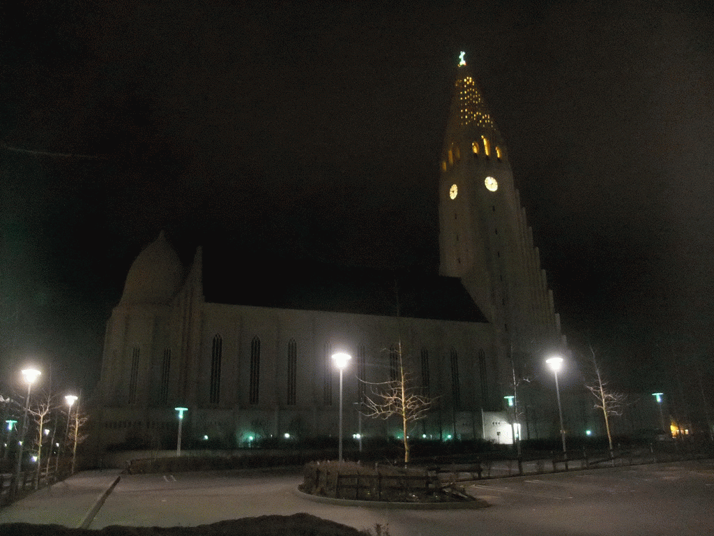 The Hallgrímskirkja church, by night