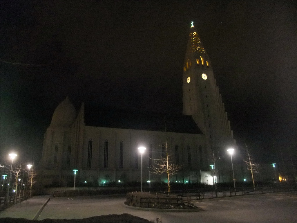 The Hallgrímskirkja church, by night