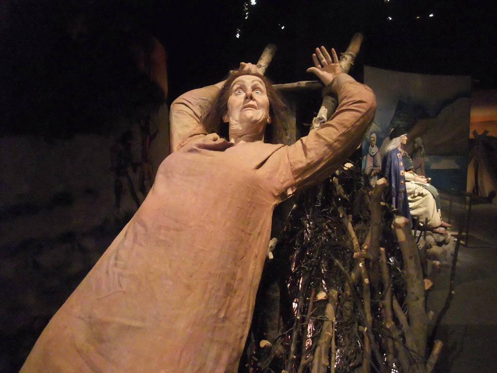 reykjavik_1_323 - 287 kb - 1024x768 - Wax statue of Sister Katrín being burned at the stake, at the Saga Museum in the Perlan building Wax statue of Sister Katrín being burned at the stake, at the Saga Museum in the Perlan building