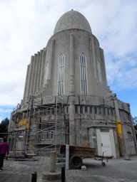 Miaomiao`s mother at the southeast side of the Hallgrímskirkja church