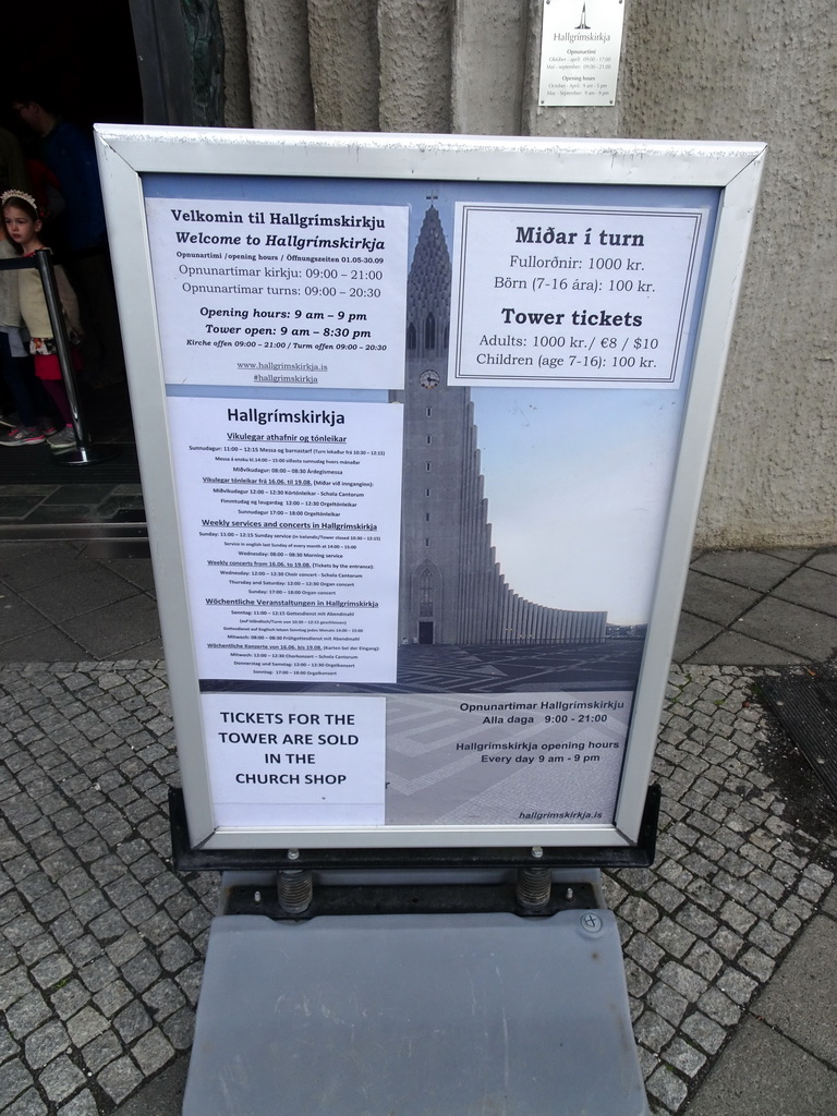 Sign in front of the Hallgrímskirkja church