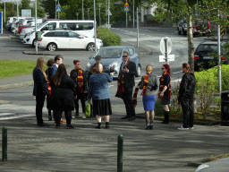 People wearing scarfs at the Eriksgata street, viewed from the First Floor of Café Loki