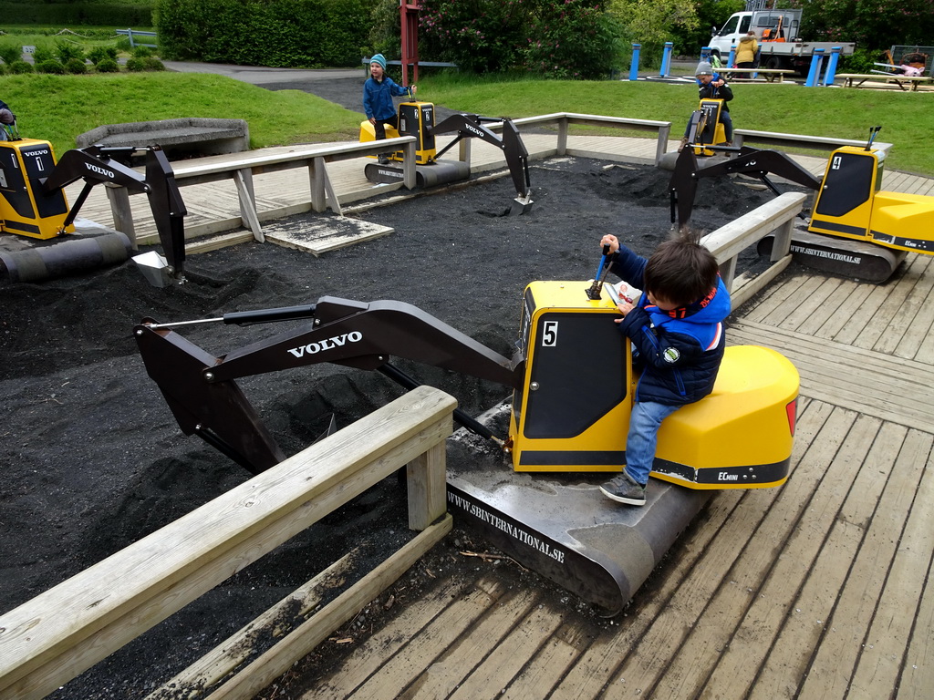 Max at the digging ground at the Fjölskyldugarðurinn park