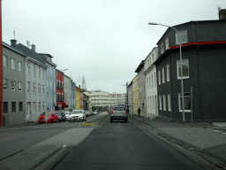 The Frakkastígur street and the Hallgrímskirkja church, viewed from the rental car