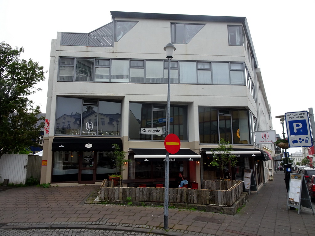 Front of the Sjávargrillið restaurant at the crossing of the Skólavörðustígur and Óðinsgata streets