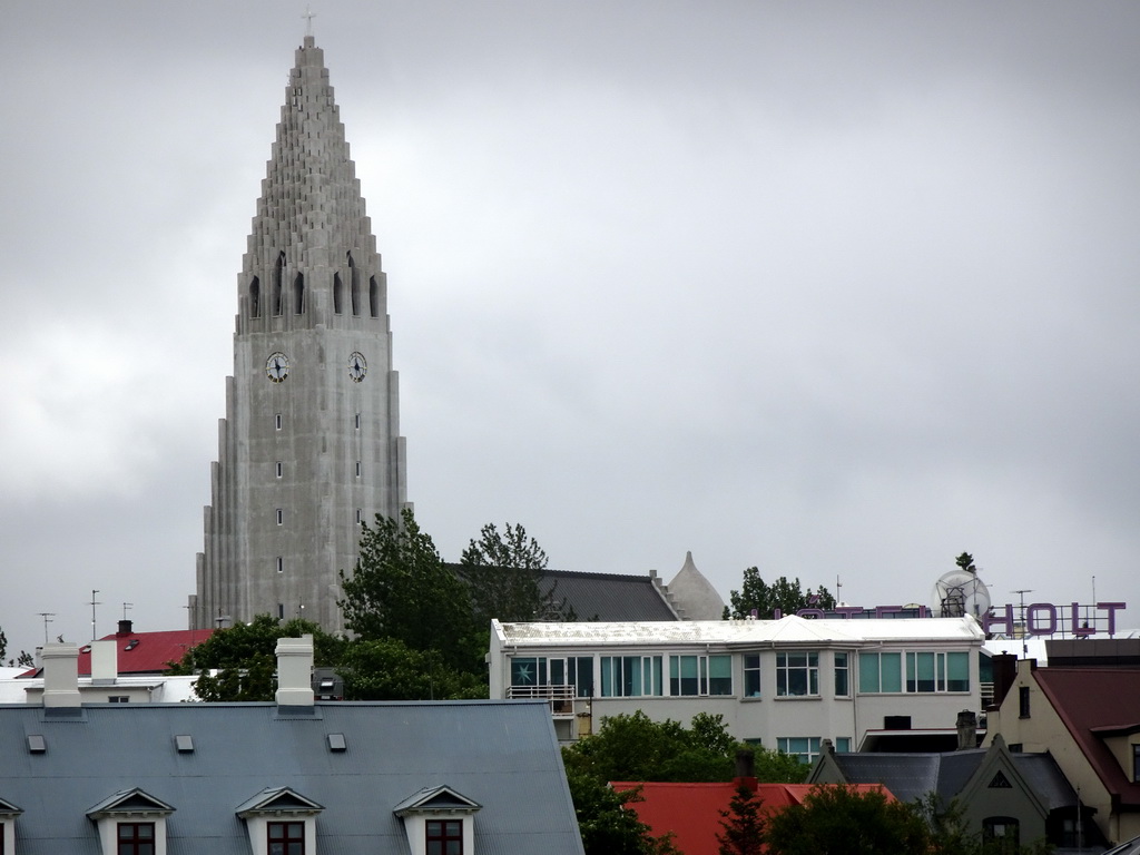 The Hallgrímskirkja church, viewed from the Tjarnargata street