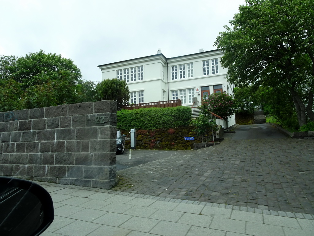 Front of a house at the Tjarnargata street, viewed from the rental car