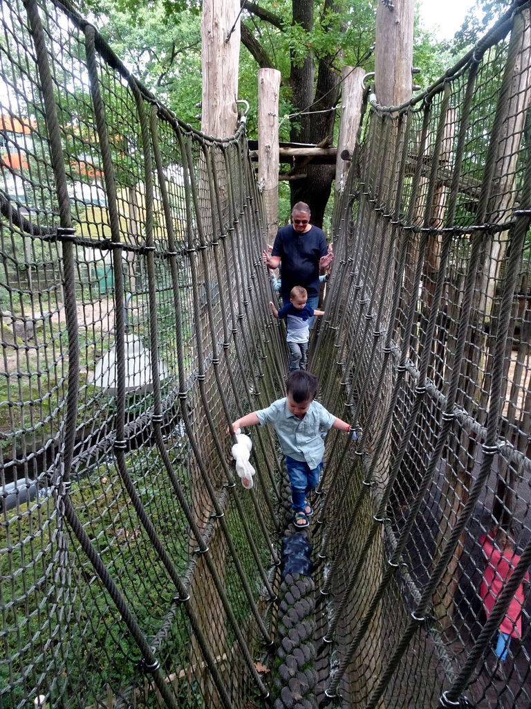 Max at a wire bridge at the Umkhosi playground at the Ouwehands Dierenpark zoo