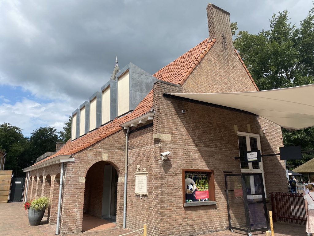 Front of the souvenir shop at the entrance to the Ouwehands Dierenpark zoo