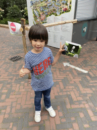 Max with a Giant Panda toy at the Ouwehands Dierenpark zoo