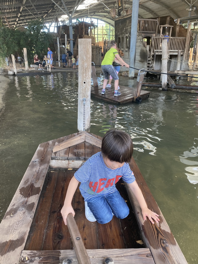 Max on a boat at the RavotAapia building at the Ouwehands Dierenpark zoo