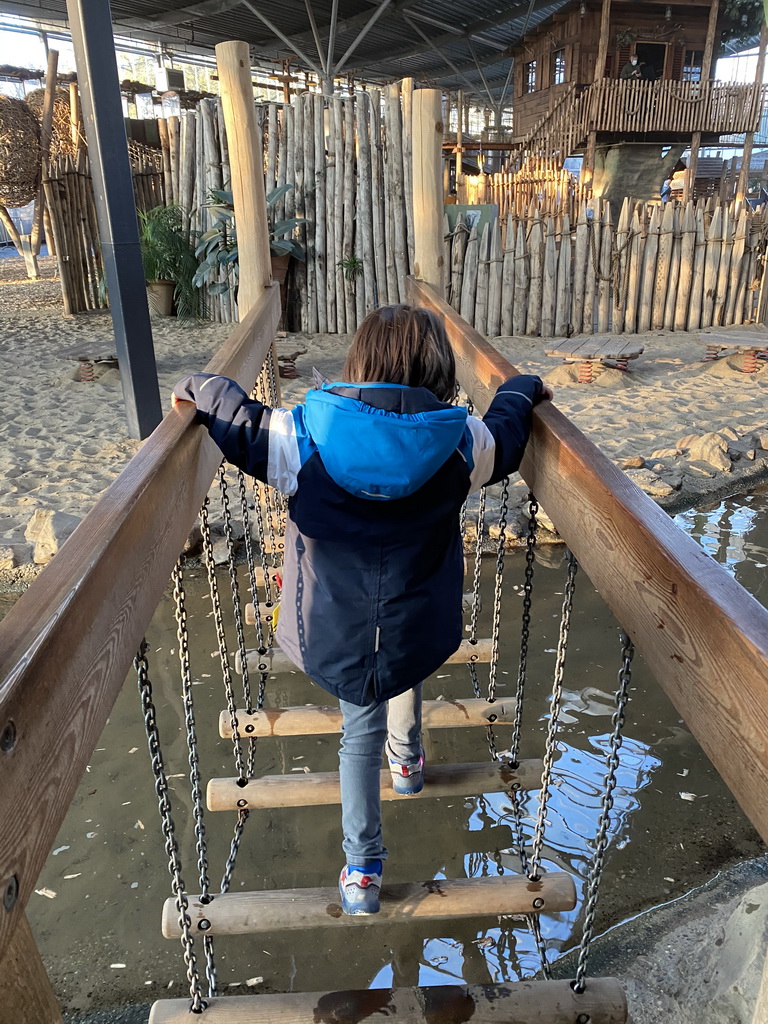 Max on a rope bridge at the RavotAapia building at the Ouwehands Dierenpark zoo