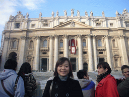 Miaomiao and the facade of St. Peter`s Basilica, with the Pope`s Window