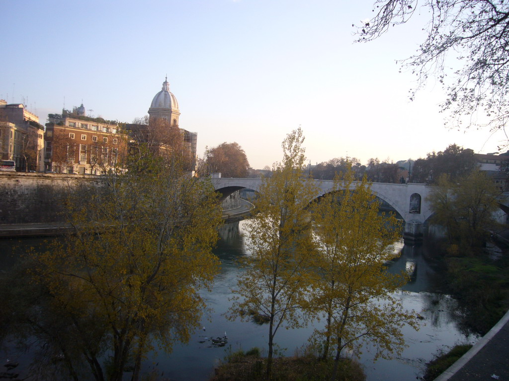The Ponte Principe Amedeo Savoia Aosta bridge and the Tiber river