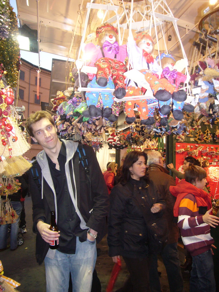 Tim with a beer at the christmas market on the Piazza Navona