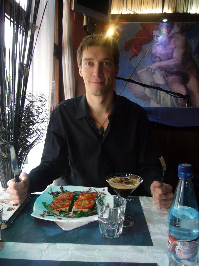 Tim having lunch and coffee in a restaurant near the Colosseum