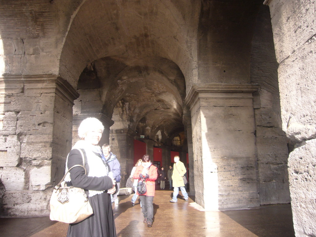 Miaomiao at a passage on level 1 of the Colosseum
