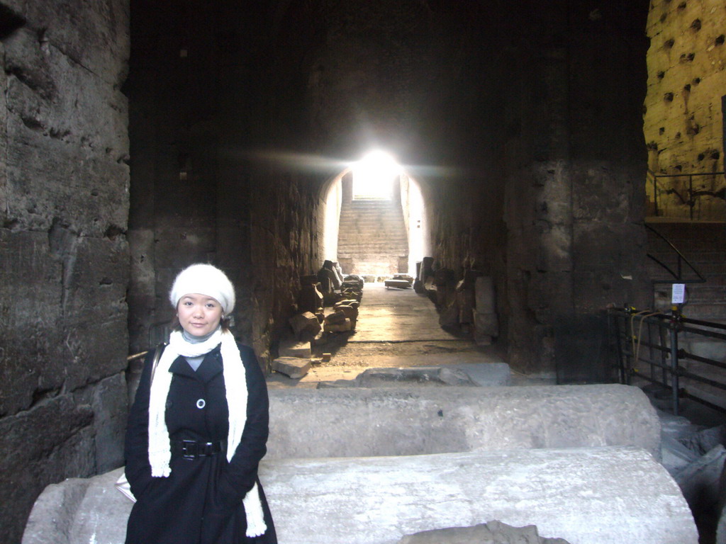 Miaomiao at the entrance to the Colosseum